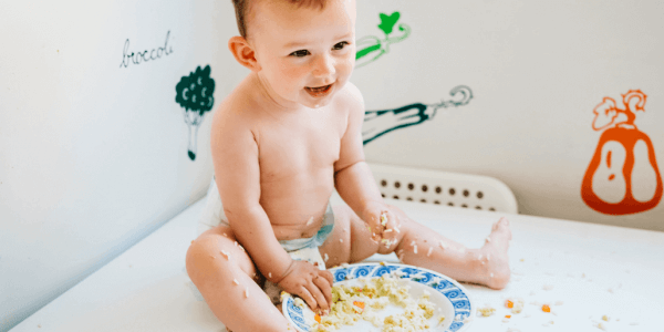 ALIMENTACIÓN PARA BEBÉS DE 1 A 2 AÑOS: CONSEJOS, ALIMENTOS Y MENÚS PARA NIÑOS