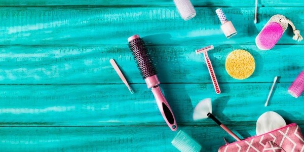 COSMÉTICA IMPRESCINDIBLE EN TU MALETA DE VIAJE